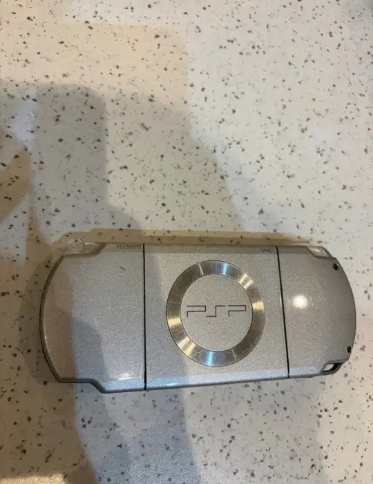 psp sony 2000|کنسول، بازی ویدئویی و آنلاین|صومعه‌سرا, |دیوار
