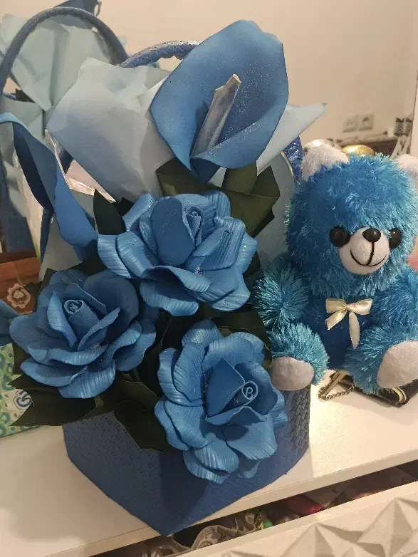 عروسک|گل مصنوعی|سنندج, |دیوار