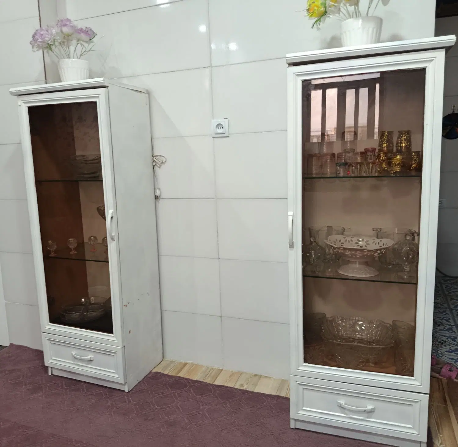 سه عدد|تخت و صندلی بچه|دوگنبدان, |دیوار