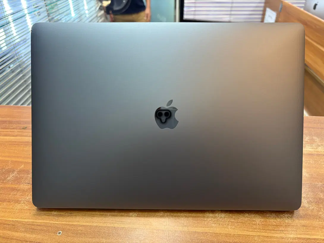 Macbook Pro 2019  A2141|رایانه همراه|تهران, فلسطین (میدان انقلاب)|دیوار