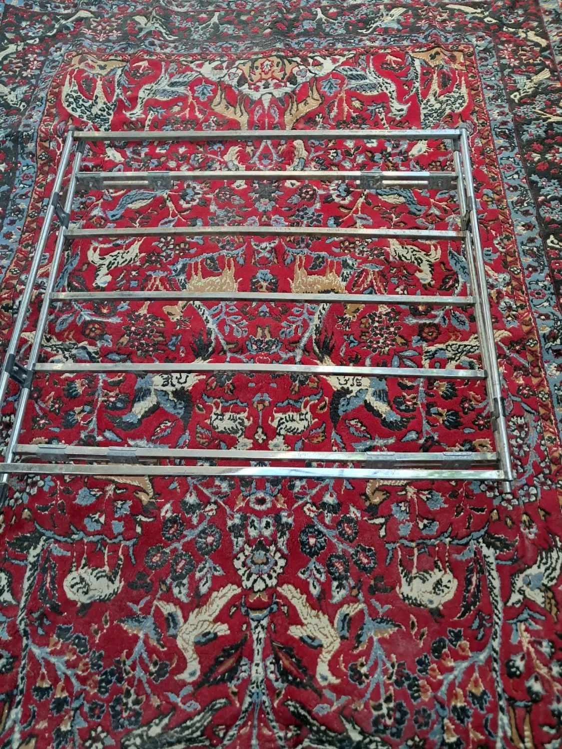 باربند|بندرخت و رخت‌آویز|تربت‌حیدریه, آغوی|دیوار
