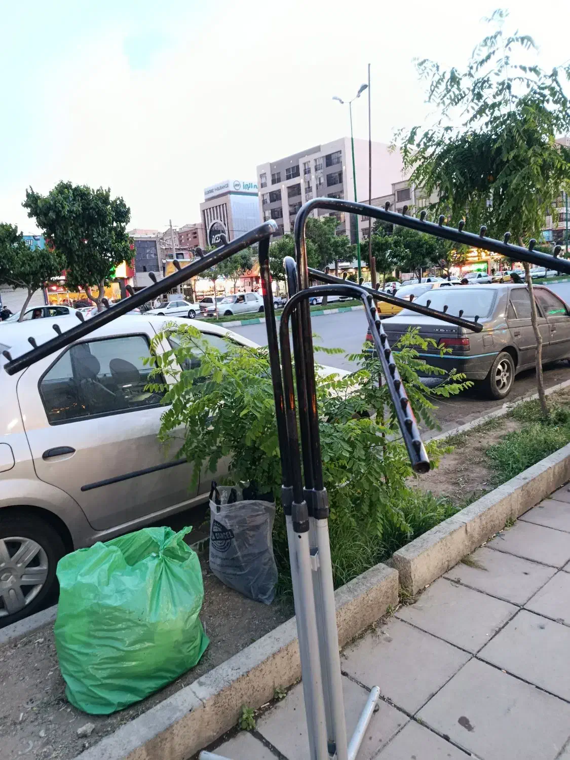 رگال|بندرخت و رخت‌آویز|کرج, کمال‌شهر|دیوار