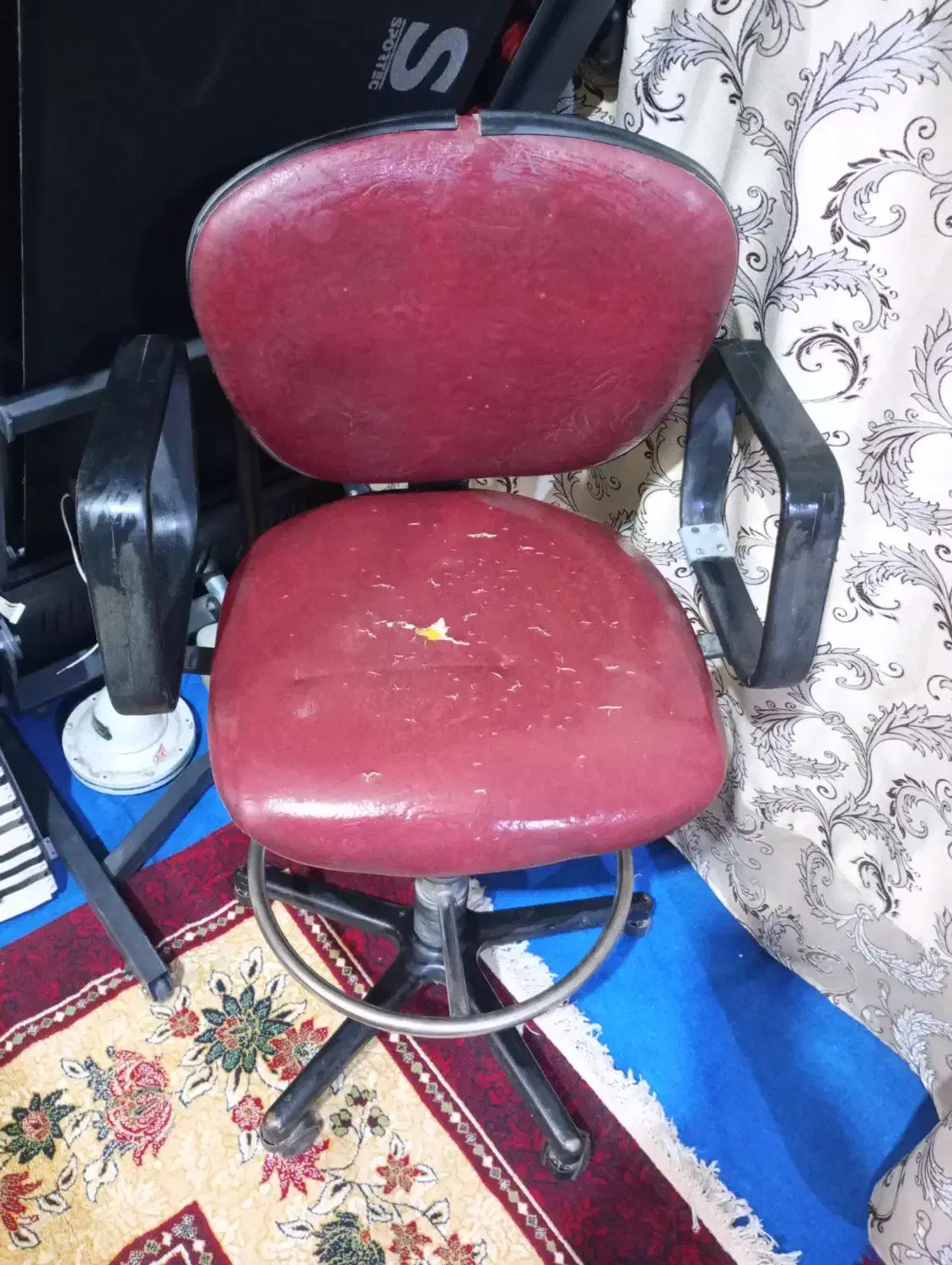 صندلی|صندلی و نیمکت|اراک, |دیوار