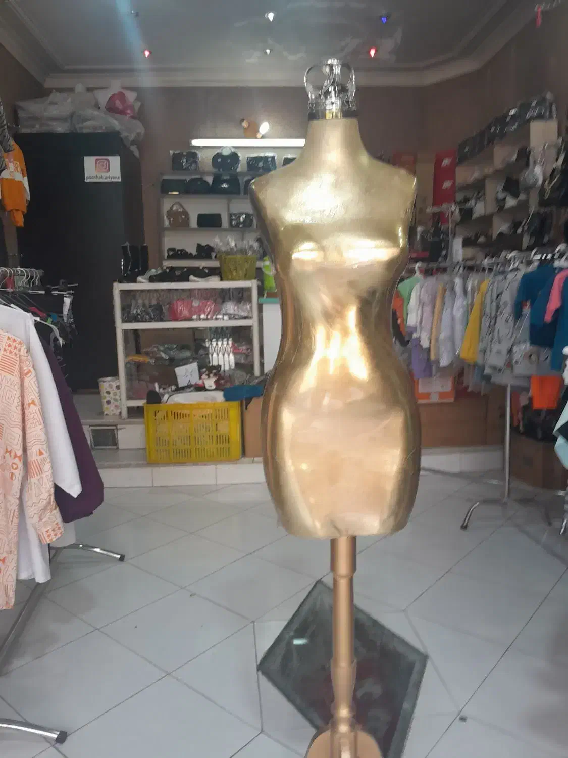 میز|فروشگاه و مغازه|کرج, شهرک نهال و بذر|دیوار