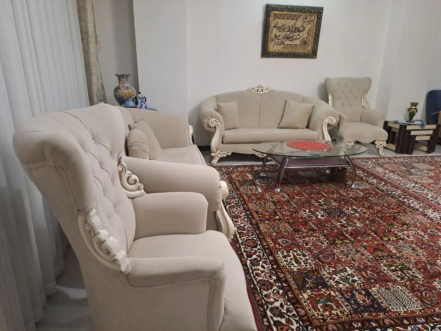 مبل|مبلمان خانگی و میز عسلی|بومهن, |دیوار