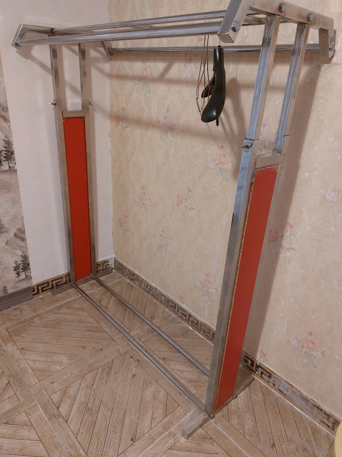 رگال|بندرخت و رخت‌آویز|ملارد, |دیوار