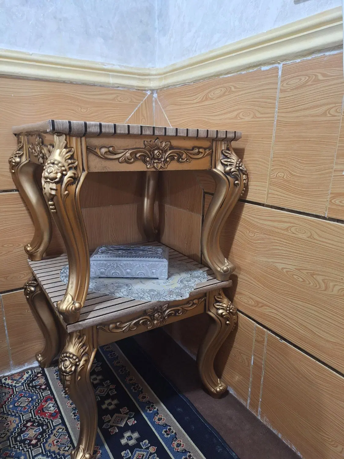 گل میز|میز و صندلی غذاخوری|دوگنبدان, |دیوار