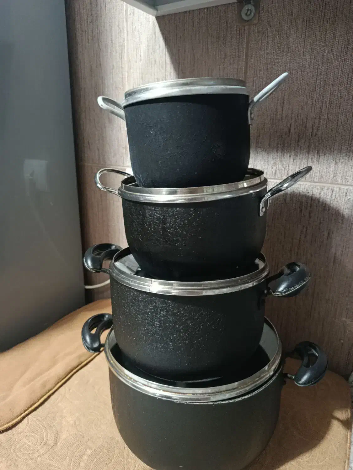 قابلمه|ظروف پخت‌وپز|ملایر, |دیوار