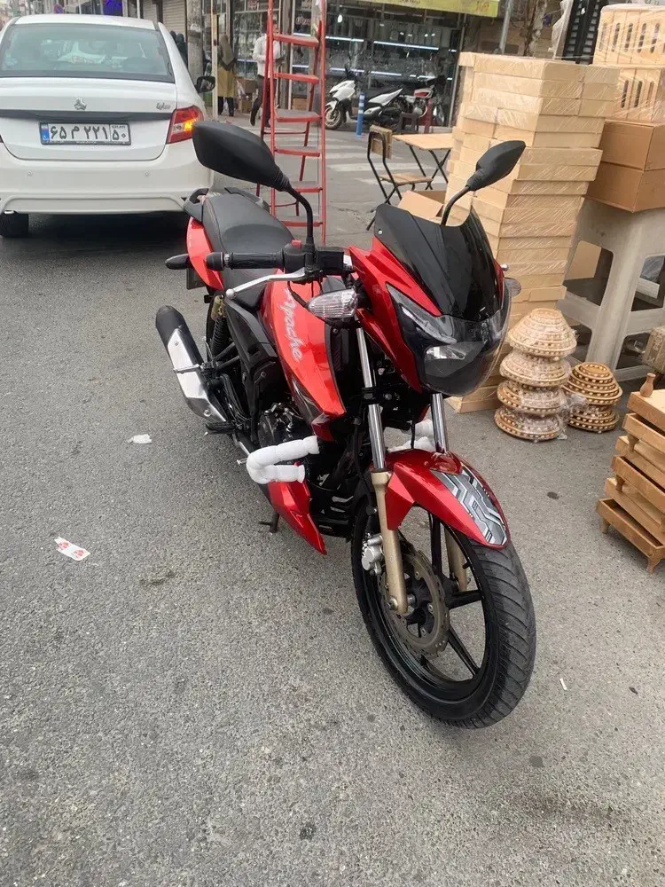 اپاچی ۱۸۰|موتورسیکلت|آفتاب, |دیوار