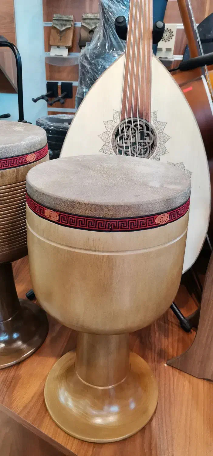 تنبک استاد شیرانی /چوب یک تیکه گردو|سازهای سنتی|سلمانشهر, |دیوار