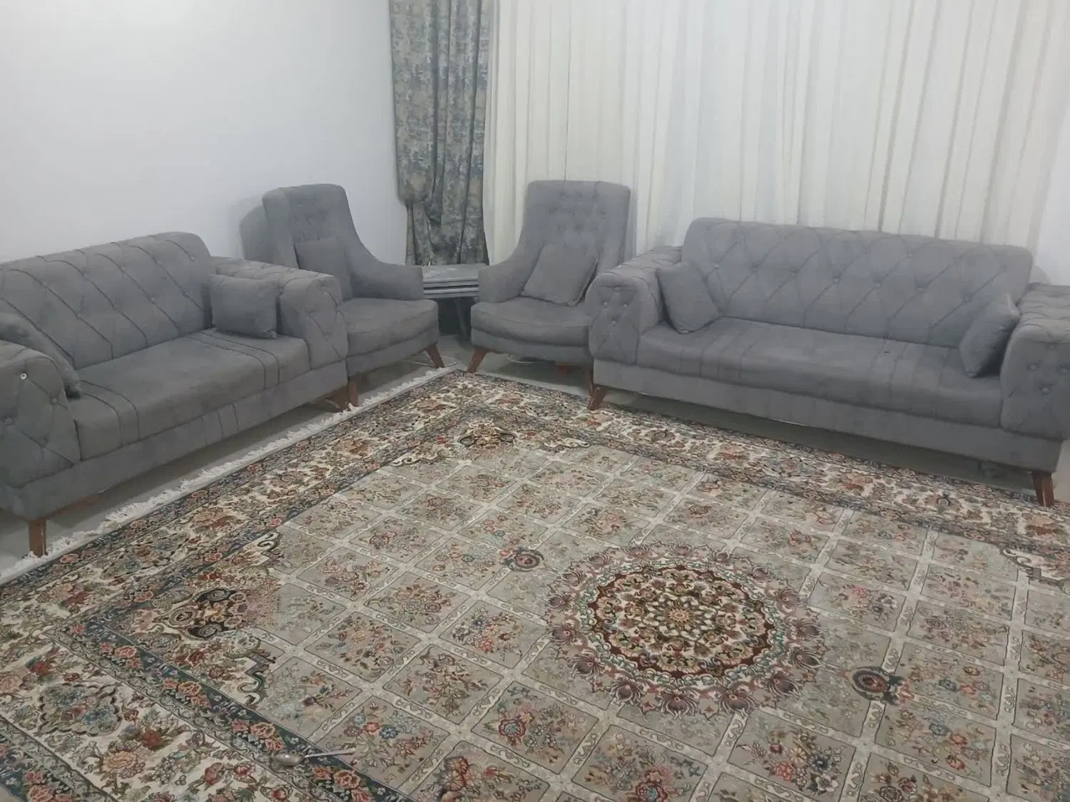 مبل|مبلمان خانگی و میز عسلی|گلبهار, شهر جدید گلبهار|دیوار