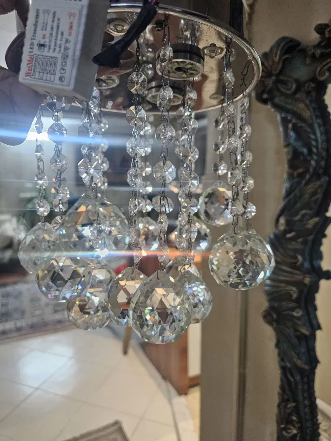 لوستر|لوستر و چراغ آویز|مشهد, فرهنگ|دیوار