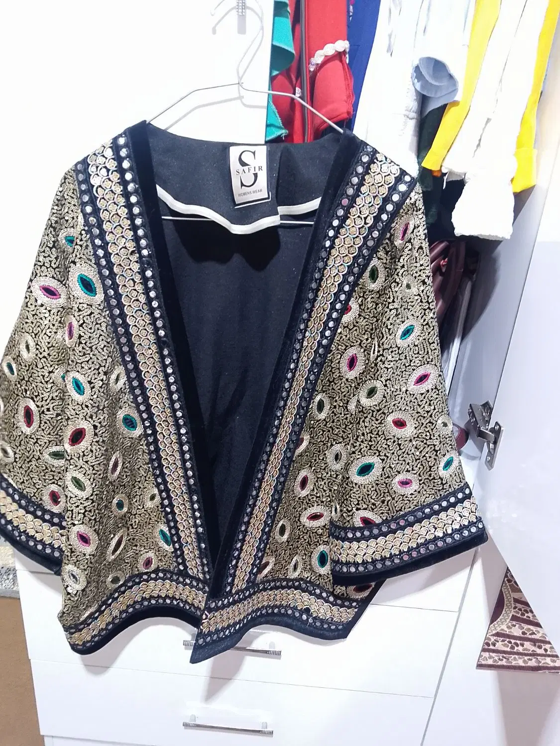 کت مجلسی|لباس|صفادشت, |دیوار