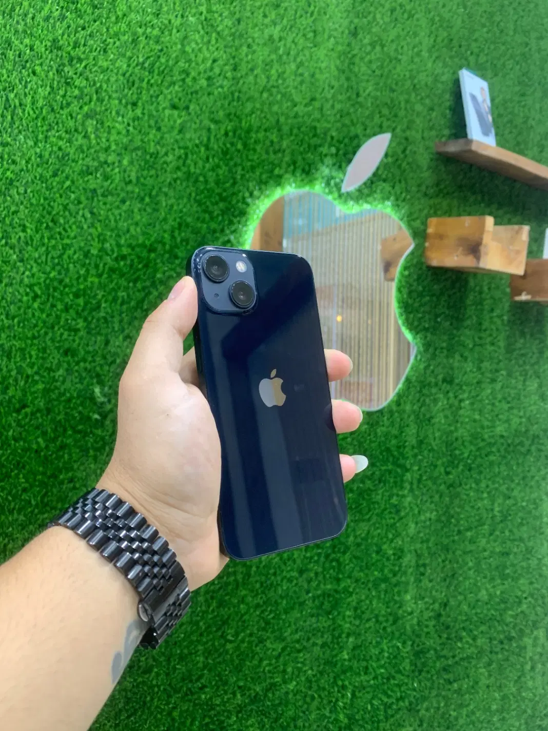 iPhone 13normal|موبایل|جم, |دیوار