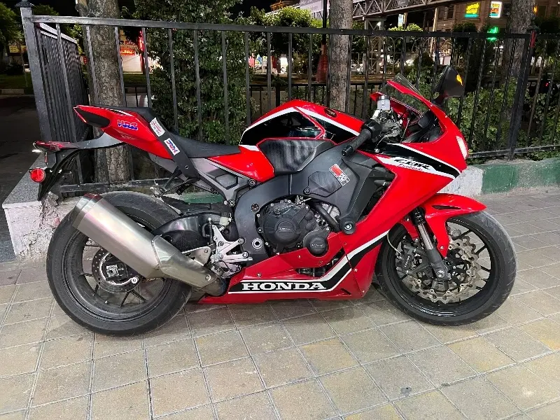 honda cbr 1000 2017|موتورسیکلت|تهران, سعادت‌آباد|دیوار