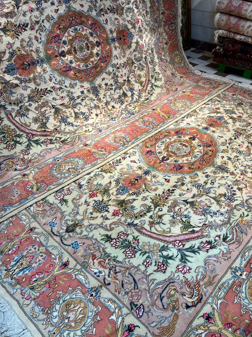 فرش دستباف جفت ۹ متری کاشمر گل ابریشم کرم دستبافت|فرش|تهران, مولوی|دیوار