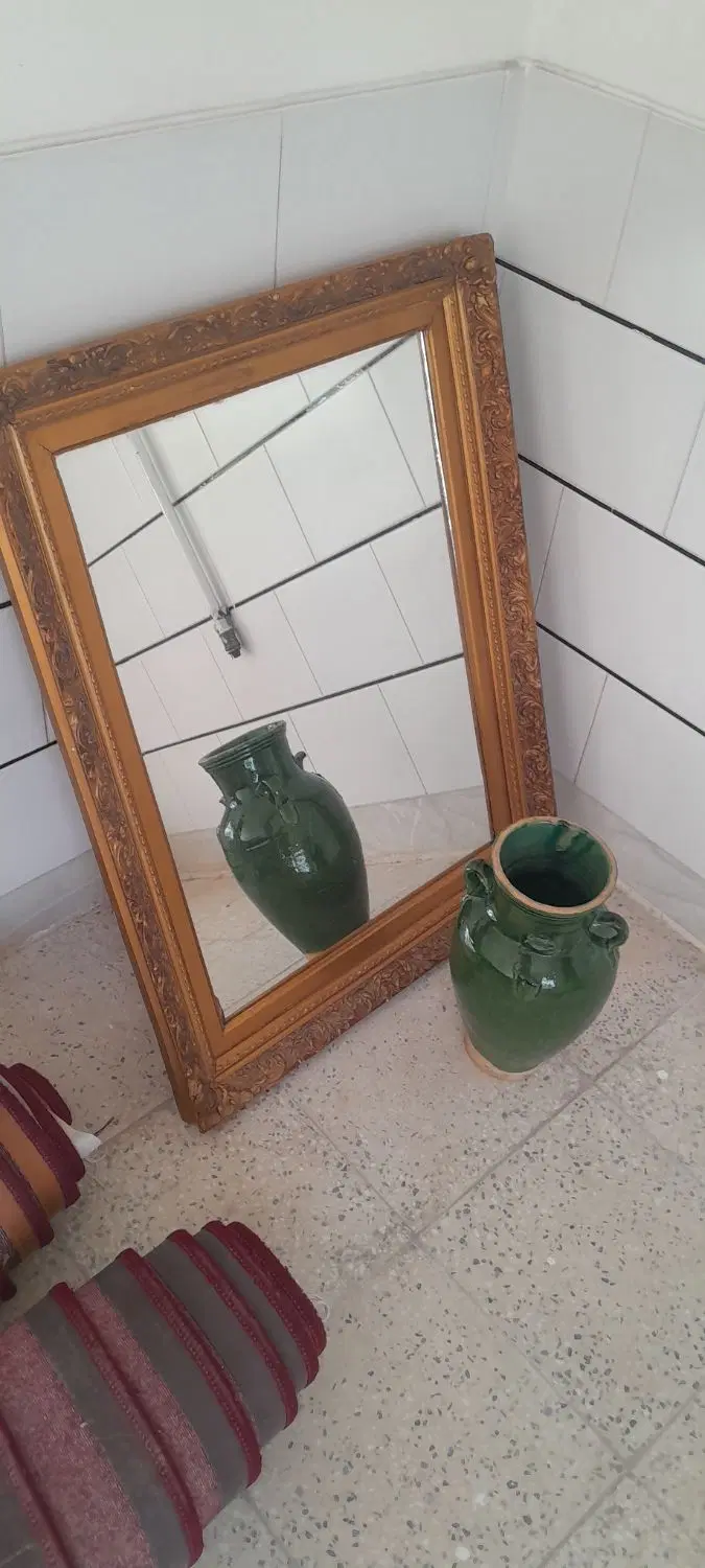 آینه|آینه|مبارکه, |دیوار