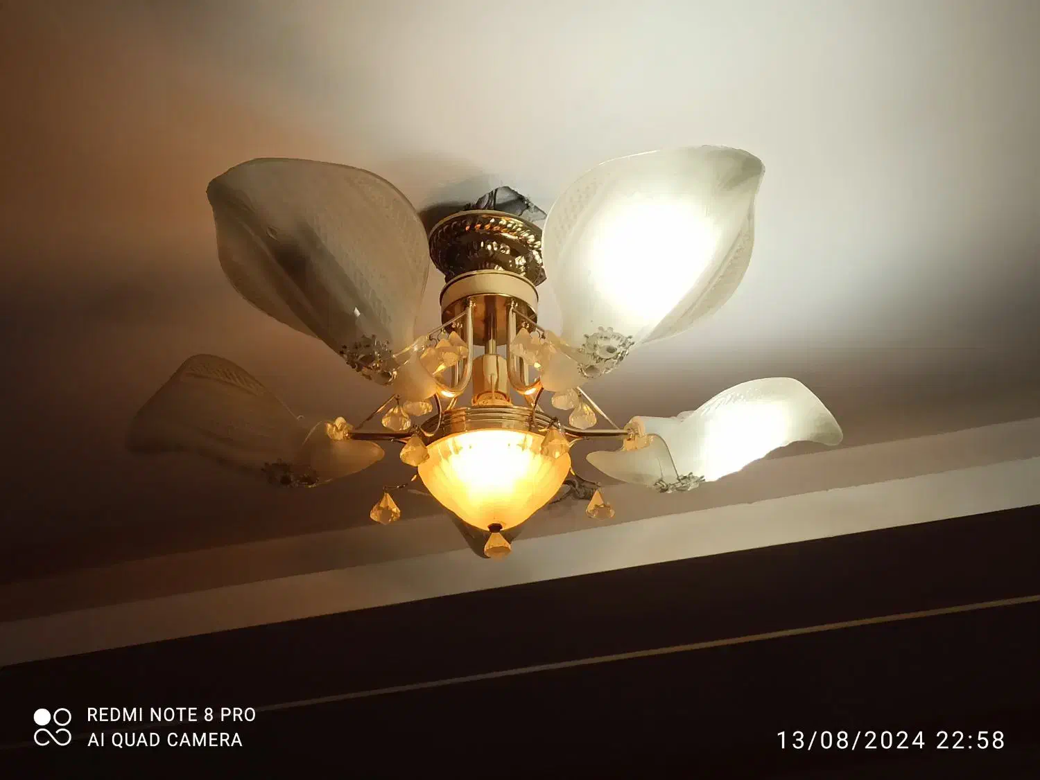 لوستر|لوستر و چراغ آویز|کرج, شهرک جهان آرا|دیوار