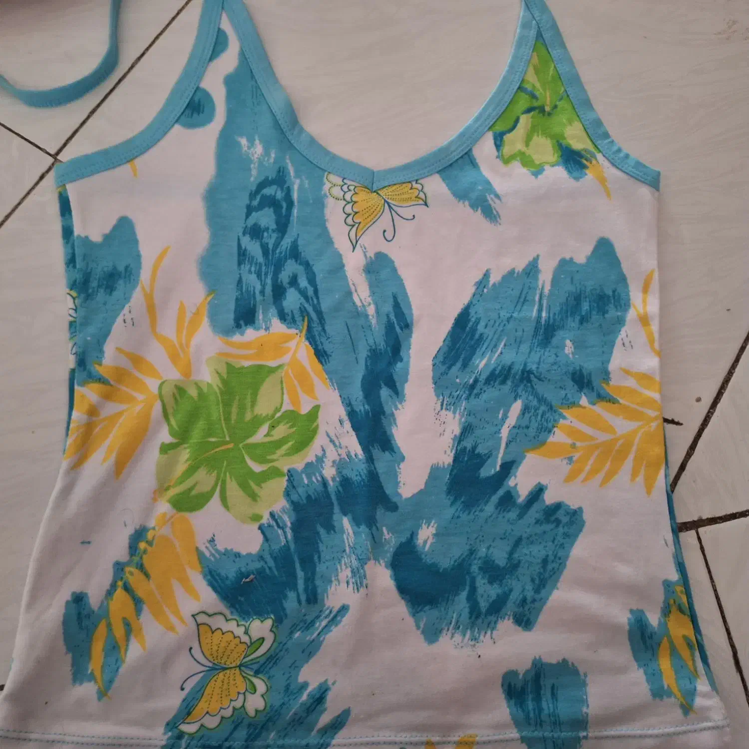 تاپ|لباس|تهران, آسمان|دیوار