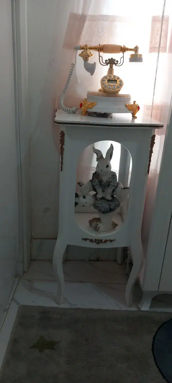 تلفن و میز|میز تلفن|چناران, |دیوار