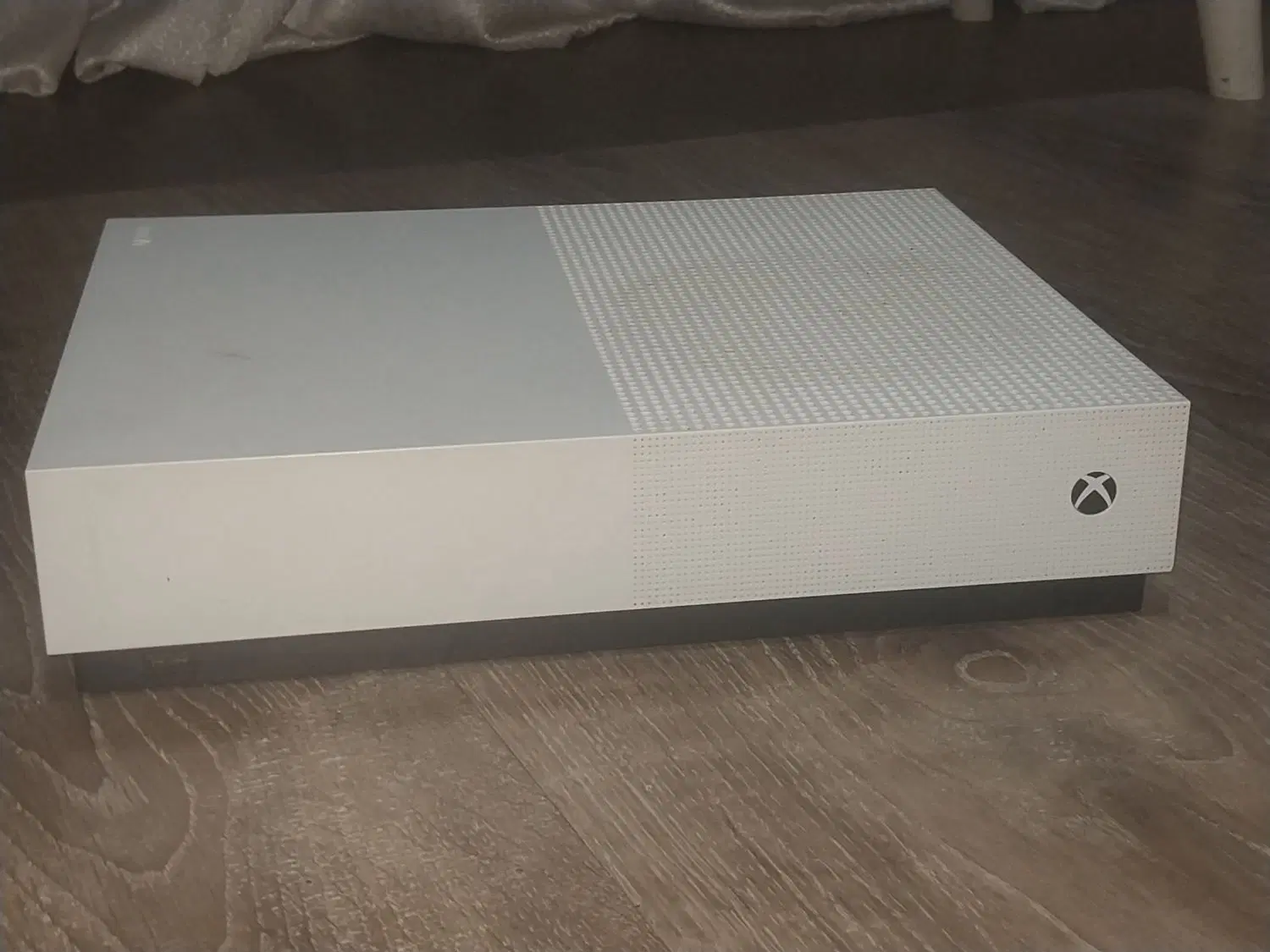 xbox one s|کنسول، بازی ویدئویی و آنلاین|پرند, فاز ۵|دیوار