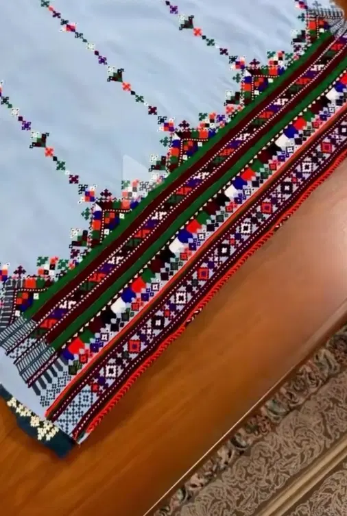 دوچگر|لباس|راسک, |دیوار