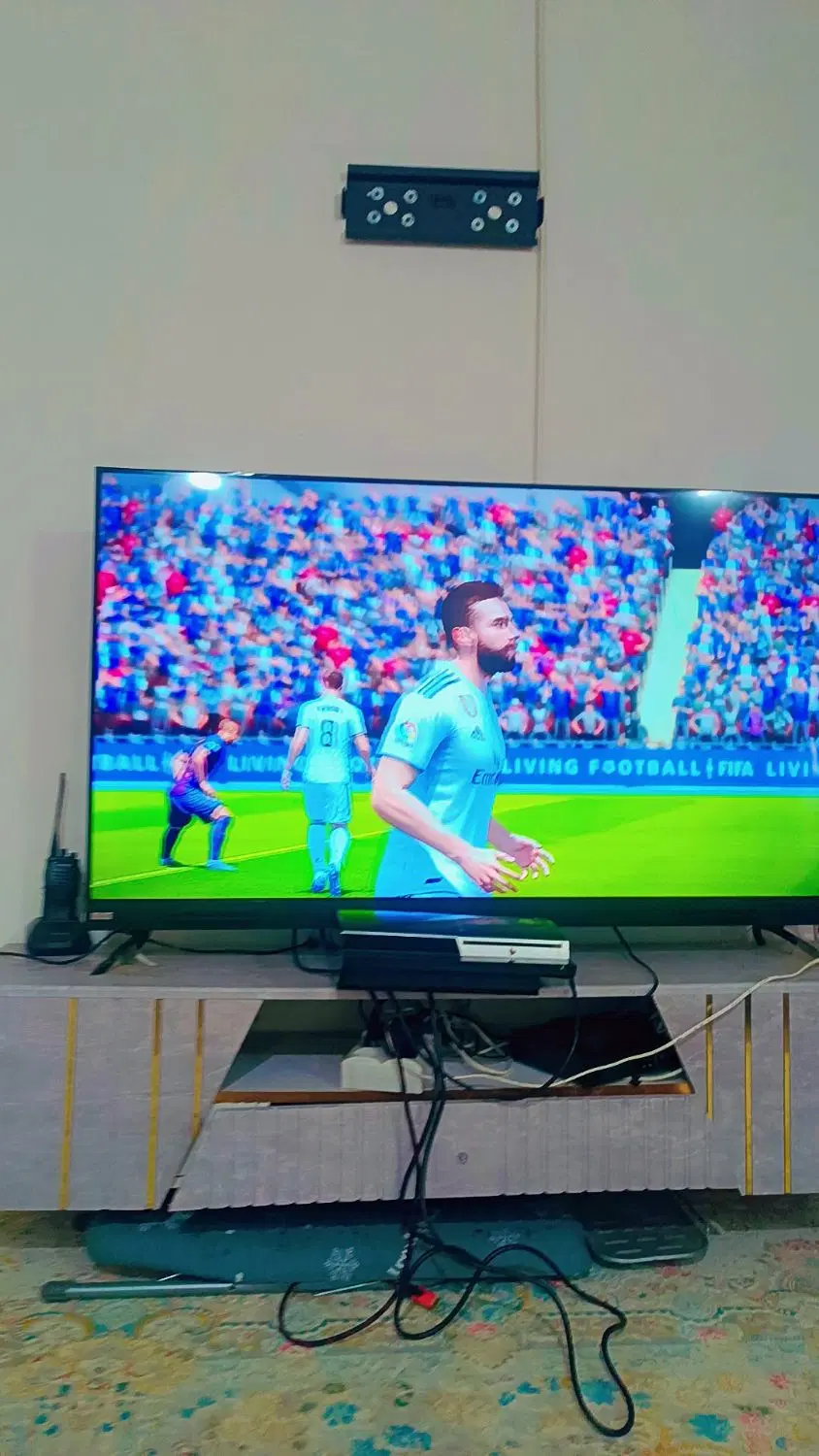 پی اس ۳|تلویزیون و پروژکتور|رامجین, |دیوار