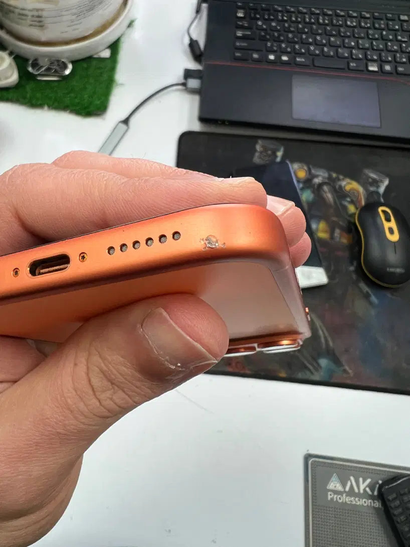 apple 17 pro max|موبایل|ماکلوان, |دیوار