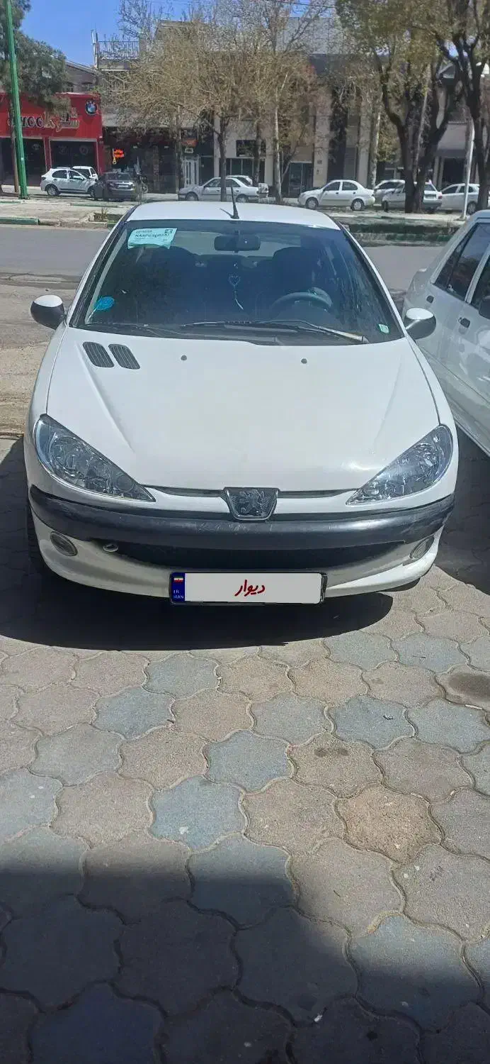 206 v8|خودرو سواری و وانت|بروجرد, |دیوار