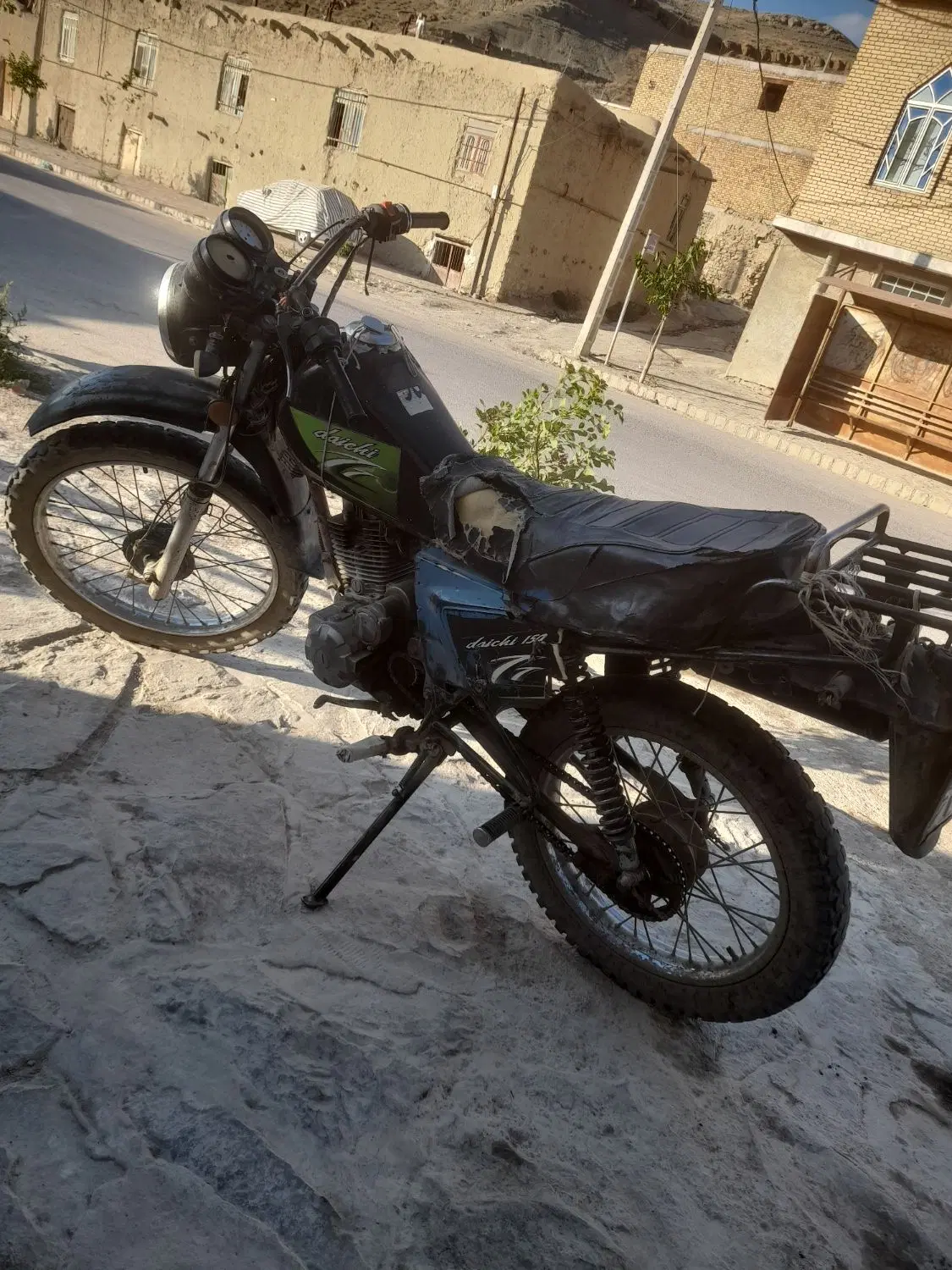 ۱۲۳|موتورسیکلت|راز وجرگلان, |دیوار
