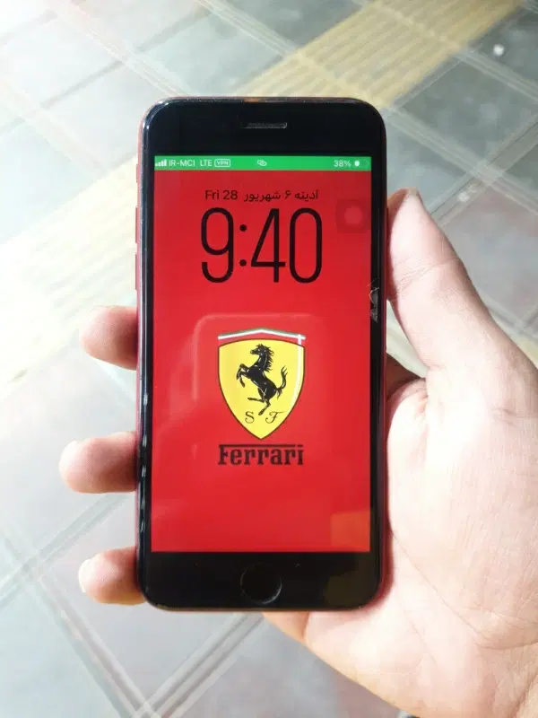 iPhone se 2020 red|موبایل|قم, جهان بینی|دیوار