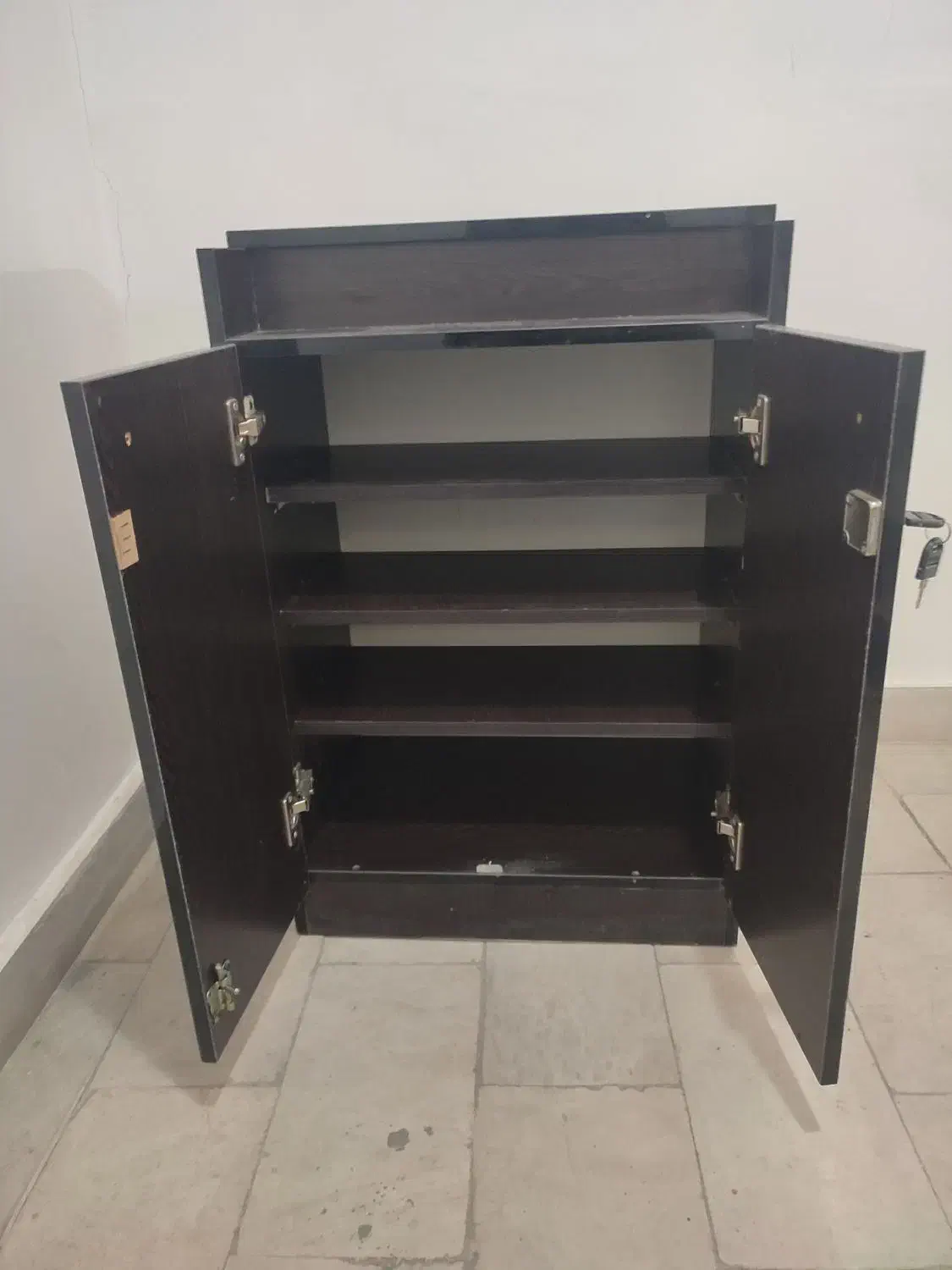 جاکفشی|جاکفشی، کمد، دراور|رشت, دروازه لاکان|دیوار