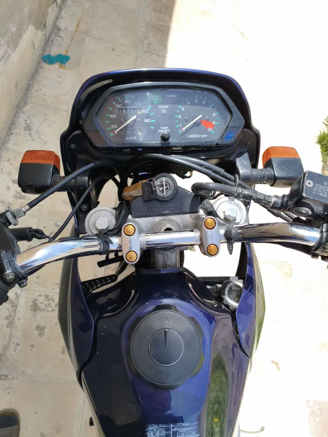 ax1 250|موتورسیکلت|شیراز, گل سرخ|دیوار