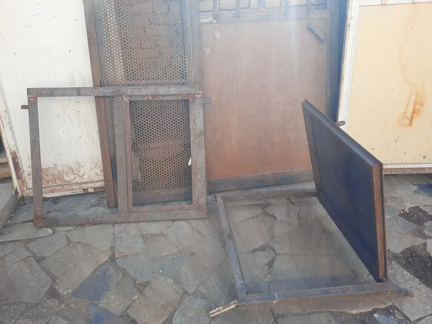 درب انباری ودر چاه|مصالح و تجهیزات ساختمان|همدان, |دیوار