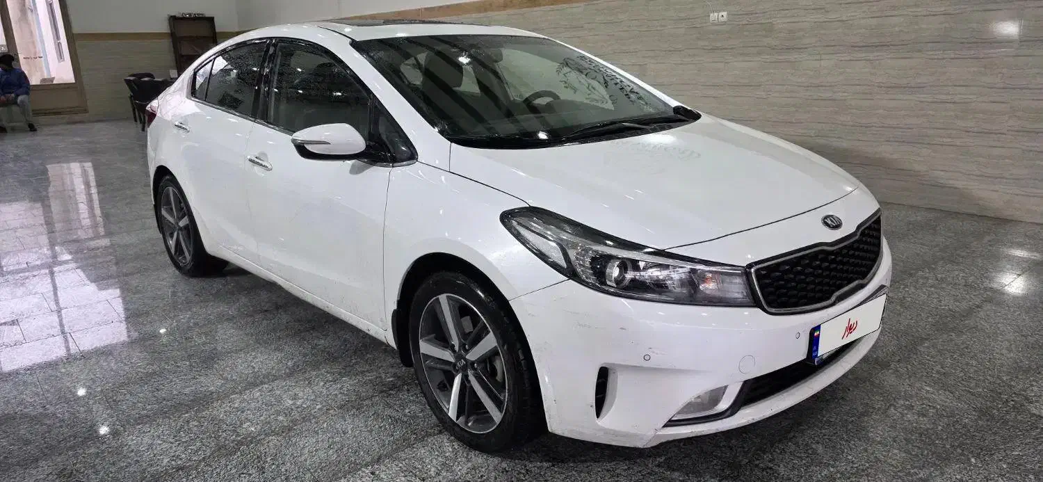 سراتو|خودرو سواری و وانت|میانه, |دیوار