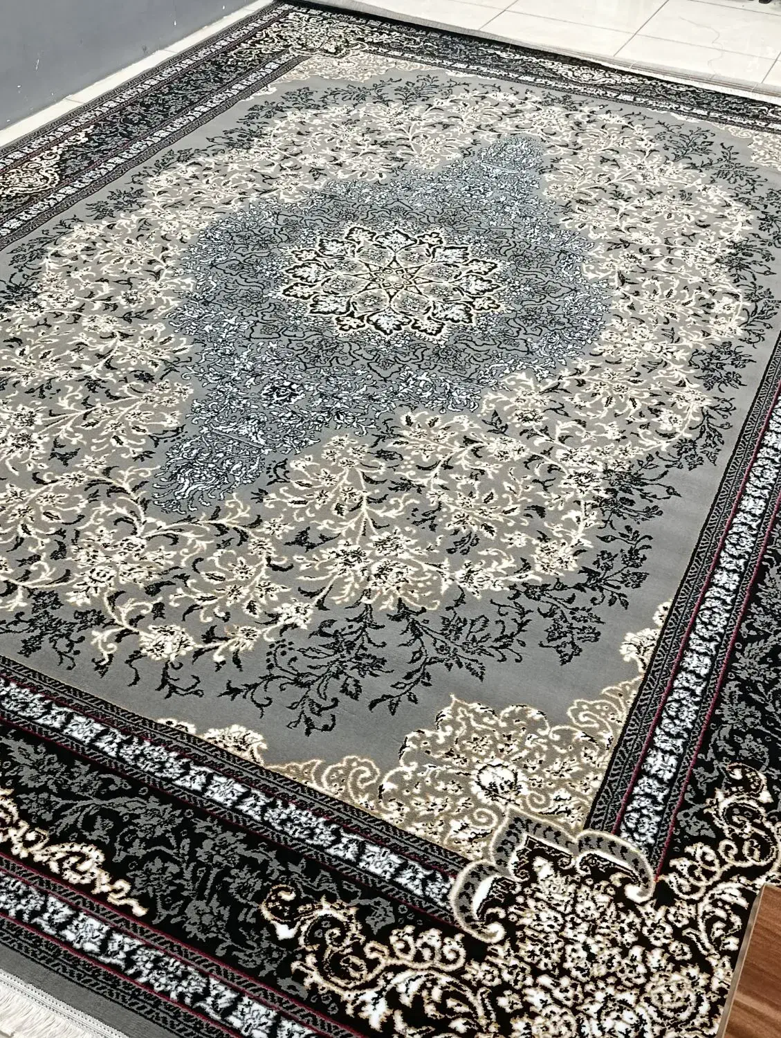 تندیس فیلی|فرش|گرگان, |دیوار