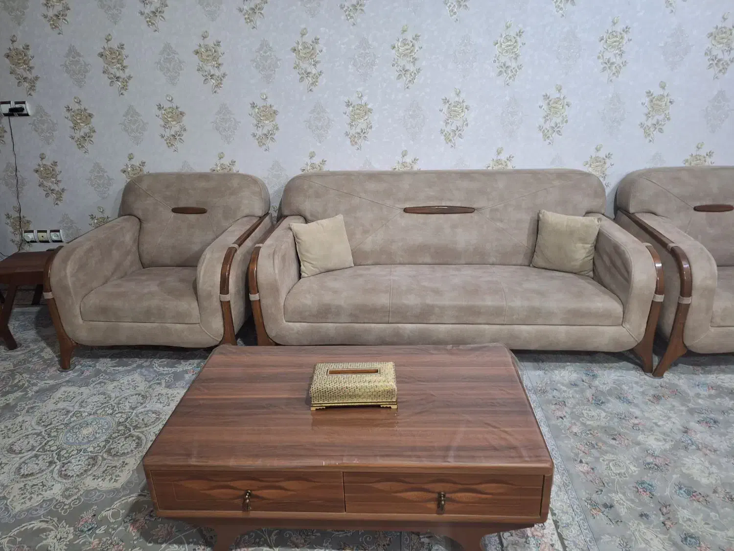 مبل|مبلمان خانگی و میز عسلی|شیراز, آزادگان|دیوار