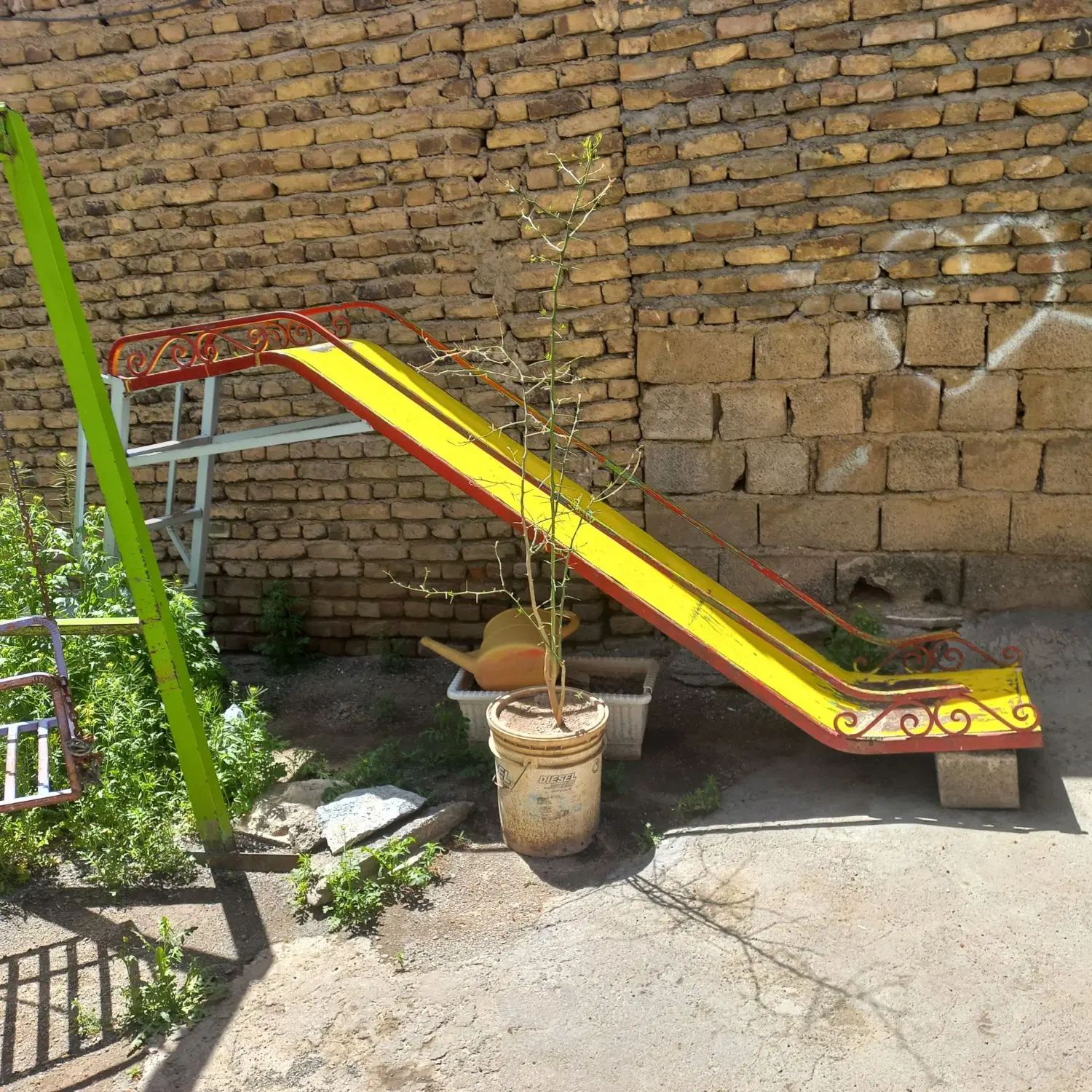 سرسره|اسباب‌‌بازی|خوی, |دیوار