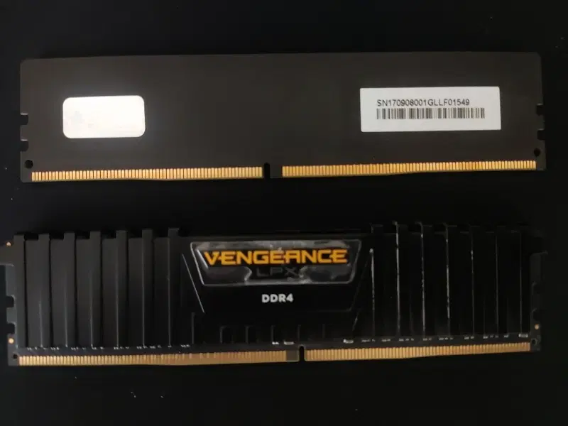 Ram 16 + 4 DDR4 2400MHZ|قطعات و لوازم جانبی رایانه|اصفهان, عاشقآباد|دیوار