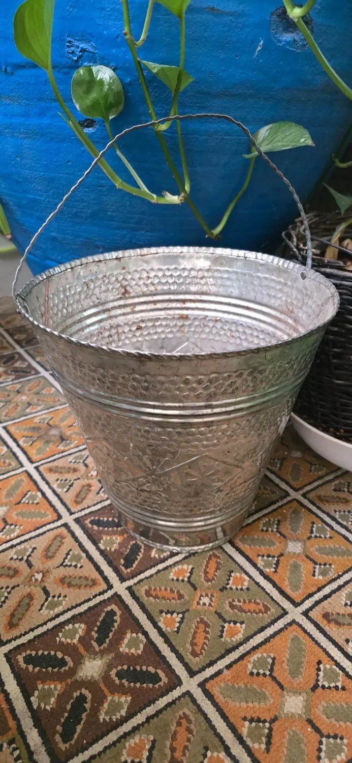 سطل قدیمی|کلکسیون اشیاء عتیقه|اصفهان, فرهنگیان|دیوار