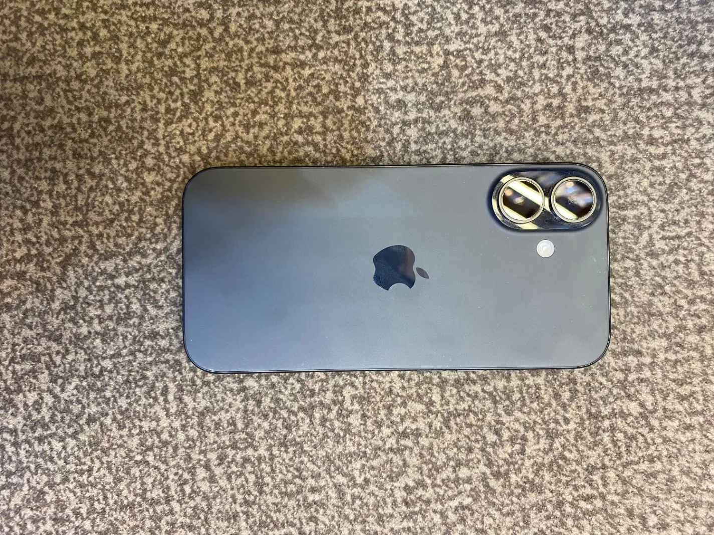 iPhone 16 normal|موبایل|مشهد, هفده شهریور|دیوار
