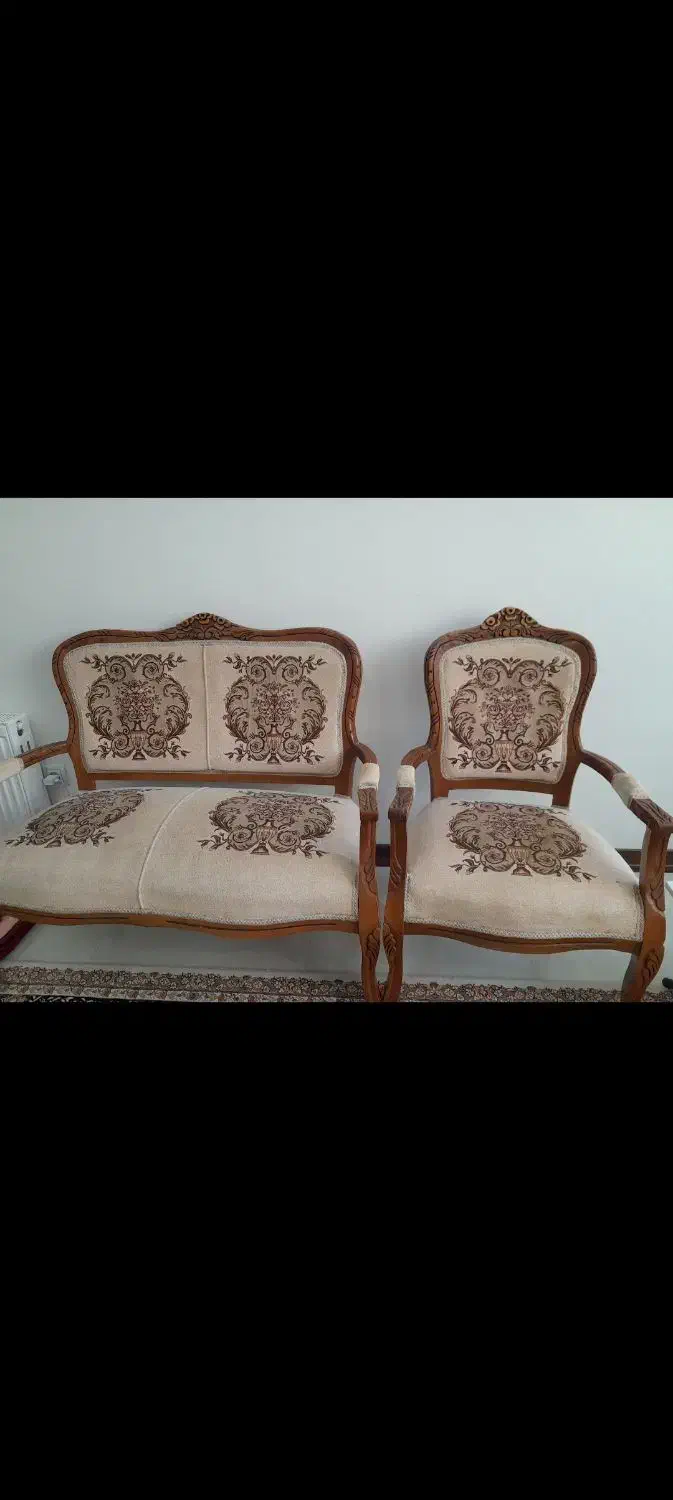 مبل فرحی|مبلمان خانگی و میز عسلی|شیراز, فرهنگ شهر|دیوار