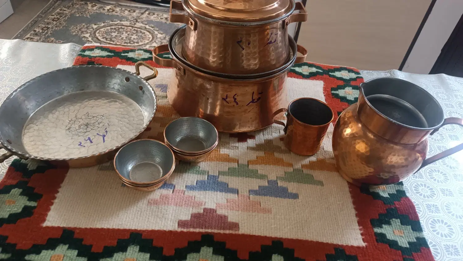 ظروف مسی|ظروف سرو و پذیرایی|مهاجران, |دیوار