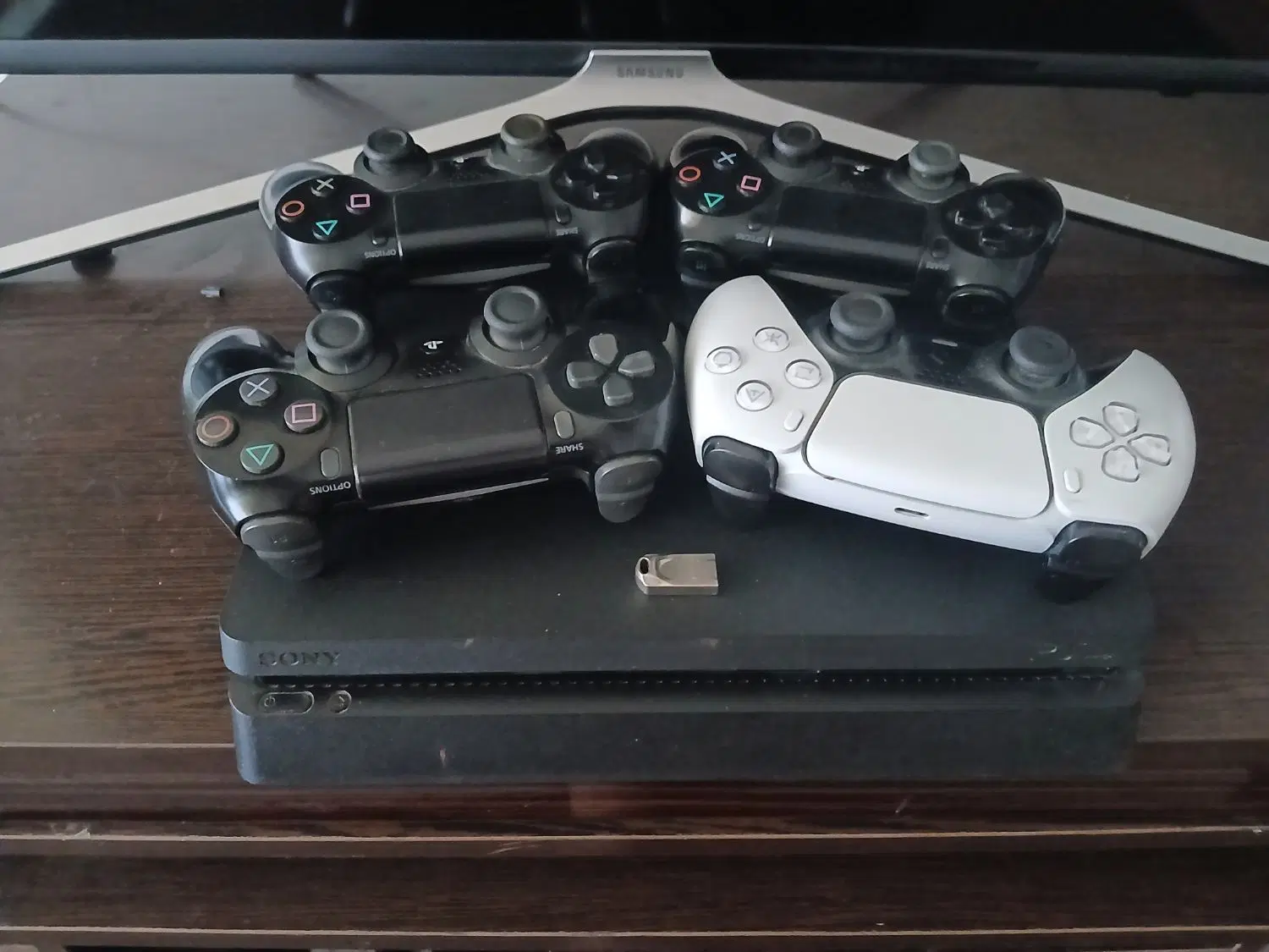 ps4 slim 1tra|کنسول، بازی ویدئویی و آنلاین|آستارا, |دیوار