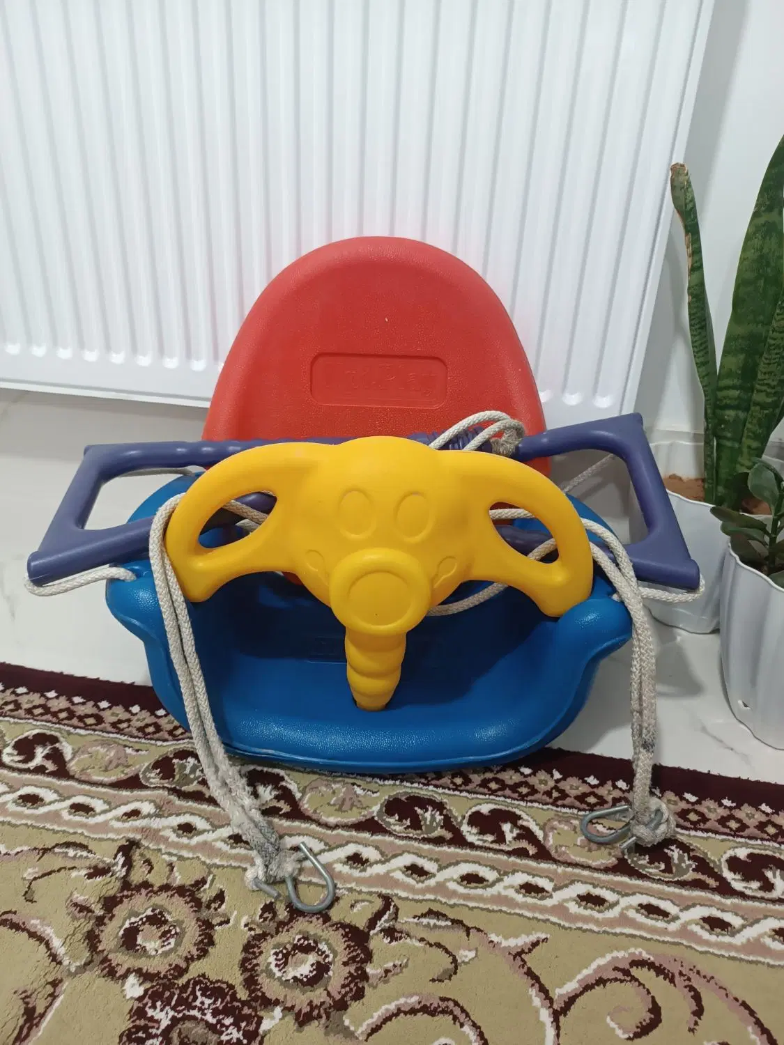 تاب کودک|اسباب‌بازی بچه|شیراز, کوشک میدان|دیوار