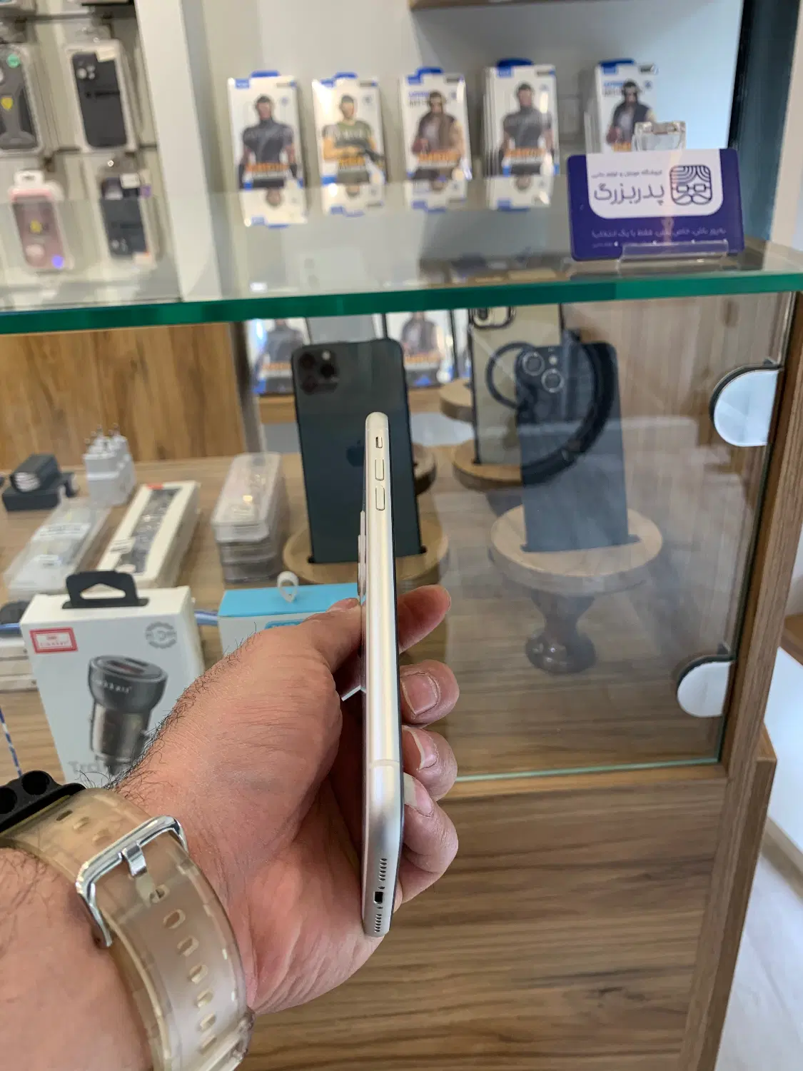 Iphone11|موبایل|اصفهان, آبشار|دیوار