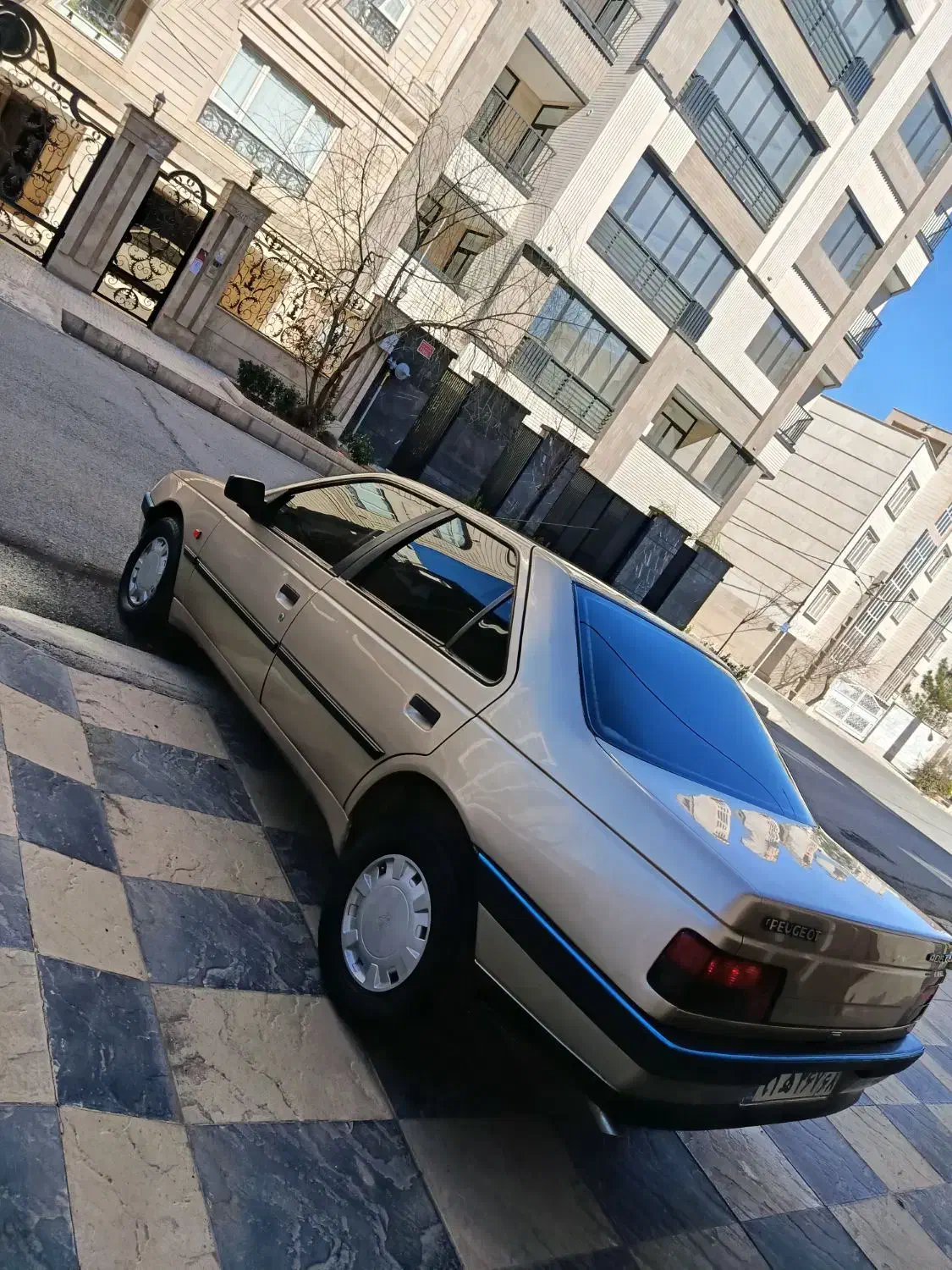 پژو۴۰۵ مدل۸۲|خودرو سواری و وانت|کرج, ساماندهی|دیوار