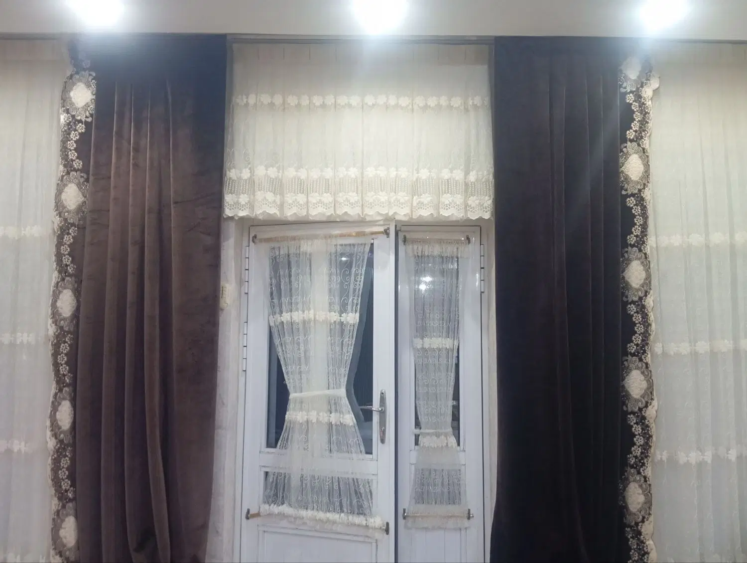 پرده|پرده، رانر، رومیزی|گرمی, |دیوار