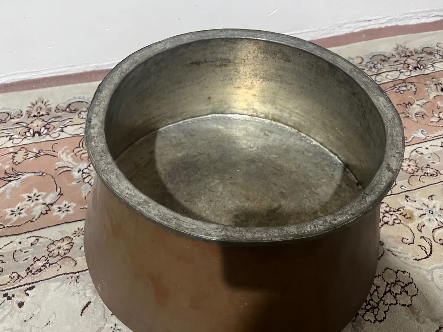 دیگ مسی|ظروف پخت‌وپز|زنجان, |دیوار