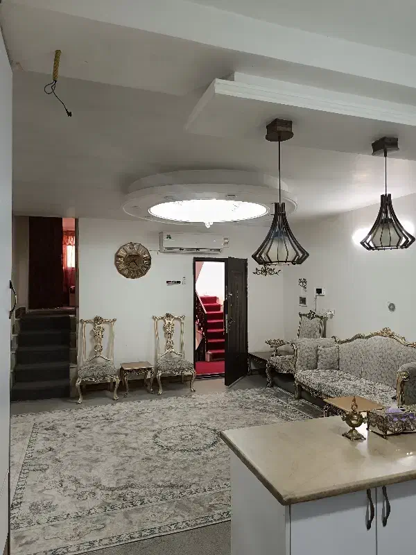 مبل|مبلمان خانگی و میز عسلی|قم, قلعه کامکار|دیوار